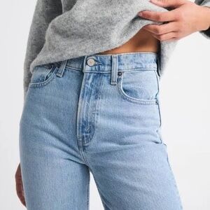 Abercrombie & Fitch Classic Blue 90s Straight ultra high rise Jeans size 28 / 6